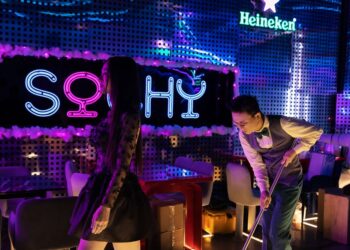 MV “Không Yêu Trả Dép Tôi Về” đánh dấu sự trở lại của HuyR sau khoảng thời gian “im hơi lặng tiếng”.