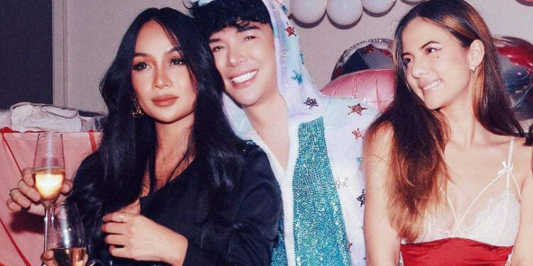 Dàn sao Thái Lan đổ bộ “tiệc đồ ngủ” lớn nhất thế giới của Nathan Lee