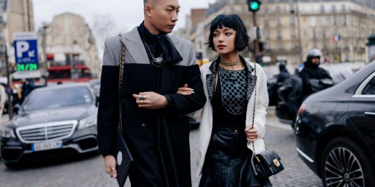 Trở lại Chanel Fashion Show sau 4 năm, Châu Bùi khiến fan Việt tự hào