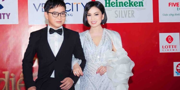 CA SĨ TRẦN SANG LẦN ĐẦU TIẾT LỘ NGUYÊN NHÂN NĂM XƯA Ở ẨN DÙ ĐANG NỔI ĐÌNH NỔI ĐÁM