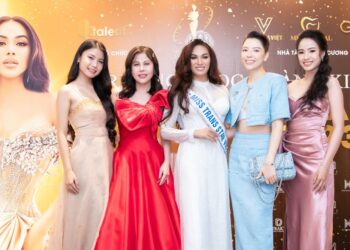 Trương Ngọc Hoàng Kim tràn ngập hạnh phúc, lộng lẫy đội vương miện Miss Trans Star Việt Nam 2023