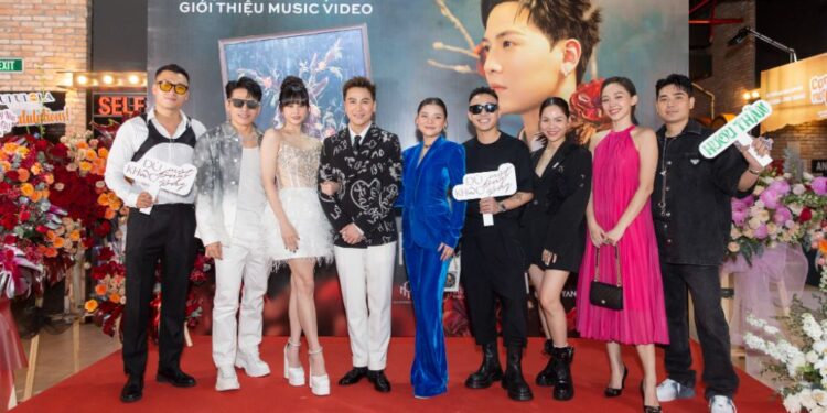 “Hươu Thần” Mai Tiến Dũng tái xuất, “hội thất tình” chuẩn bị ngay khăn giấy để “khóc một dòng sông” 