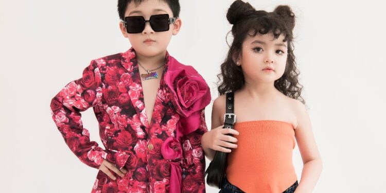 Tống Xuân Minh Quân- Mẫu nhí lịch lãm như quý ông trên sàn diễn Khai trương Học viện Người mẫu MLQ-Talent Academy 