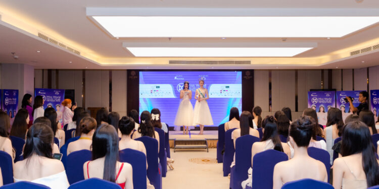 Đường đua chung khảo Miss World Vietnam 2023 chính thức bắt đầu, thí sinh thể hiện trình tiếng Anh với đương kim Hoa hậu Quốc tế