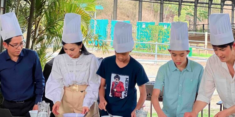 HÀ PHƯƠNG, THÁI SAN HOÁ CAO BỒI, CƯỠI NGỰA BAO NGẦU