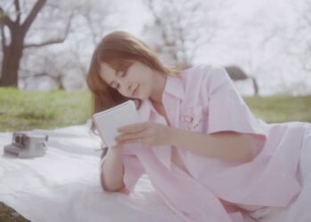 Đông Nhi đưa khán giả du hành ngược thời gian, sống lại thời tuổi trẻ qua MV mới