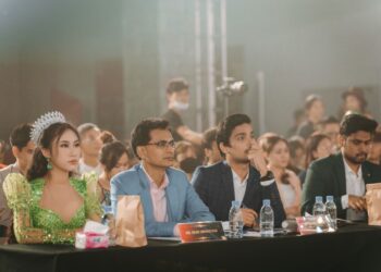 Nguyễn Trang Nguyệt Minh lộng lẫy ngồi ghế giám khảo Miss Teen International 2023