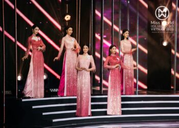  Mãn nhãn BST Áo dài “Ngân Hà” của NTK Ngô Nhật Huy trên sân khấu đêm Chung khảo Toàn quốc Miss World Vietnam