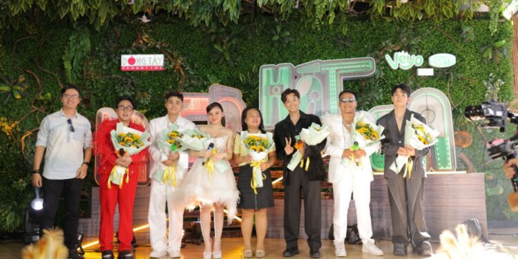 DÀN NGHỆ SĨ ‘KHỦNG’ ĐỔ BỘ CHƯƠNG TRÌNH LA CÀ HÁT CA