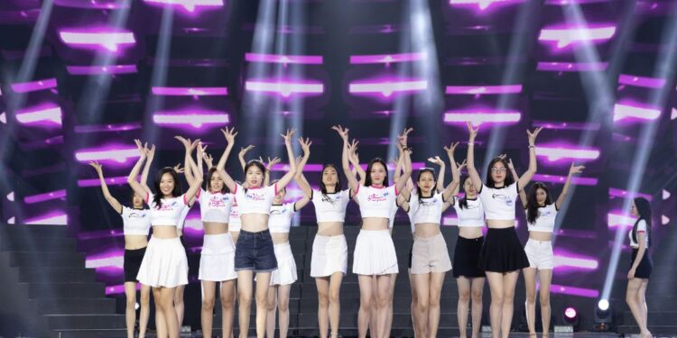 THÍ SINH MISS WORLD VIETNAM 2023 DIỆN ÁO CROPTOP CỦA HOA HẬU MAI PHƯƠNG LUYỆN TẬP CHO ĐÊM CHUNG KHẢO