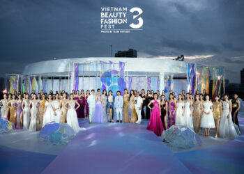 Hoa hậu Bảo Ngọc thần thái xuất hiện giữa bầu trời bong bóng kết màn thời trang