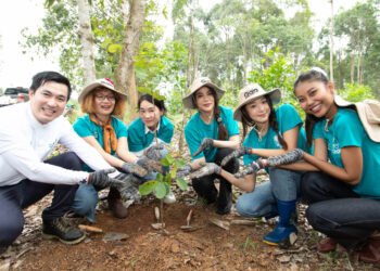 Miss Earth 2022 Mina Sue Choi lan tỏa tình yêu dành cho cây xanh ở Việt Nam