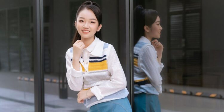    Cô bé Võ Thị Minh Thư muốn vượt qua sự “rụt rè” để tìm đến ước mơ