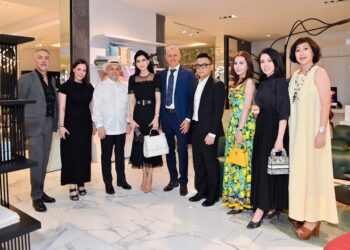 ĐỘT NHẬP ĐÊM TIỆC ÁNH SÁNG CỦA DOANH NHÂN  DƯƠNG QUỐC NAM