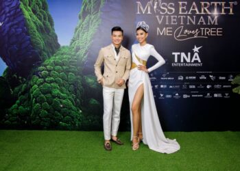 Á hậu Thạch Thu Thảo: “Muốn bước trên sàn catwalk thế giới”