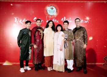 Quỳnh Hoa, Đoan Trường, Anh Quân, Đức Tiến, Hương Ly cùng dàn nghệ sĩ miền Nam tụ hội giỗ Tổ nghề