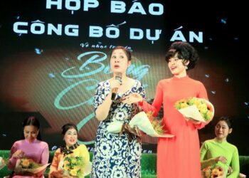 NSND Hồng Vân thực hiện ước mơ với “Bông cánh cò” tại sân khấu mới