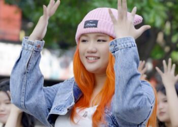 Choco bất ngờ xuất hiện tại phố đi bộ, nhảy “Body Shaming”