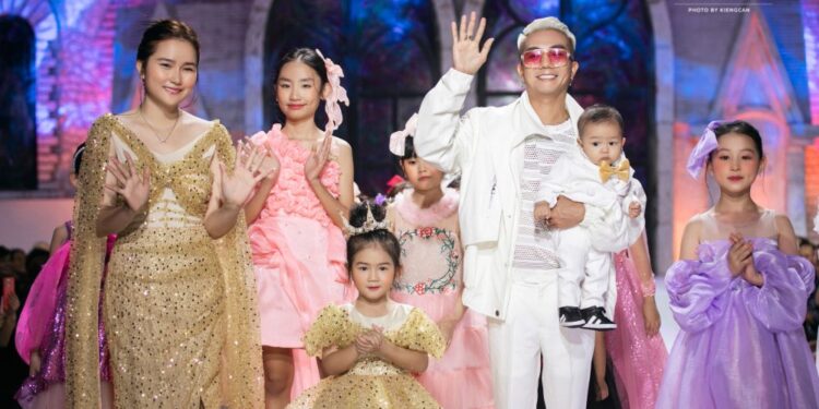 Destination Runway Fashion Week 2023 – Nắng Pha Lê kết thúc đầy cảm xúc tại Smiley Ville Hà Nội