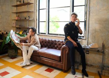 Ca sĩ Đàm Vĩnh Hưng bất ngờ tung MV mashup “Tuổi xa người” với sự góp mặt của “thánh mưa” Trung Quân