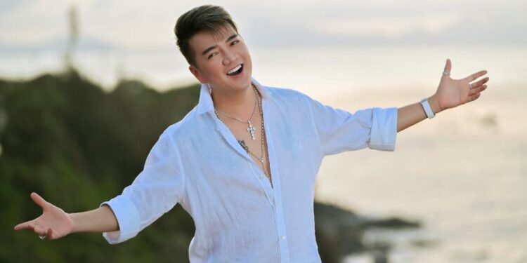 Lỡ hát bài mới chưa phát hành ở đám cưới Puka- Gin Tuấn Kiệt, Đàm Vĩnh Hưng tung luôn sản phẩm mới