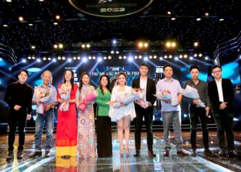 Quán quân Giọng ca Độc lạ VN 2023 gọi tên Hằng Phạm đến từ Cần Thơ