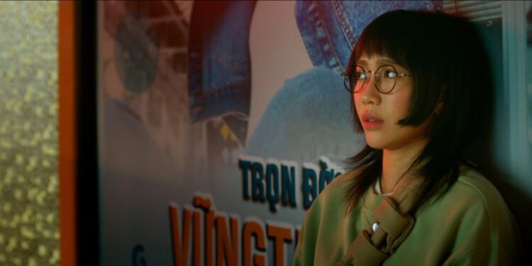 Diệu Nhi gây bất ngờ với tạo hình “ngố tàu” trong teaser Trên bàn nhậu dưới bàn mưu