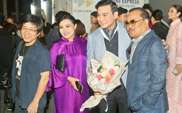 Ông trùm Hoàng Phúc lái xế hộp đi xem mặt “Người vợ cuối cùng”