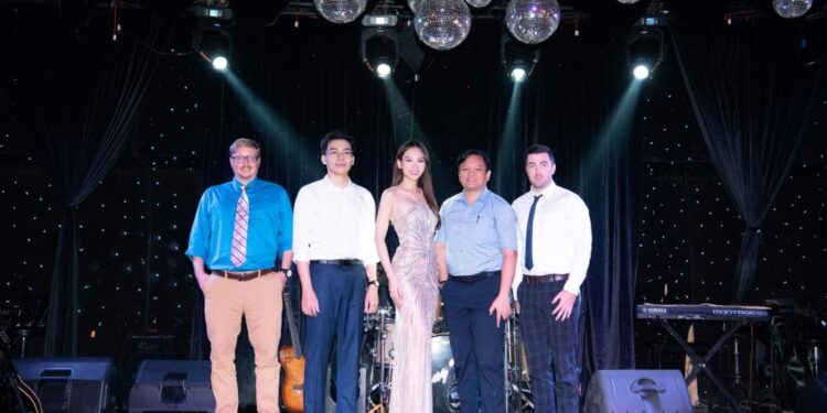 Loạt câu hỏi “khó nhằn” mà Hoa hậu Mai Phương nhận được trong tập 1 series Road to Miss World