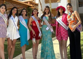 Bảo Ngọc trao sash cho Ngọc Hằng tại Miss Intercontinental 2023