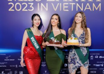 Đỗ Lan Anh nhận cơn mưa lời khen khi tổ chức sinh nhật cho đối thủ tại Miss Earth