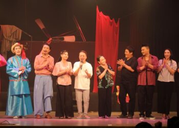  Việt Hương, Võ Tấn Phát, Bảo Bảo – Bộ 3 hài hước của “Lụa máu”