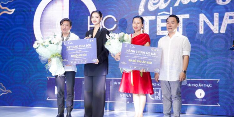 NTK Việt Hùng truyền cảm hứng cho tương lai Thời trang của Sinh viên HUTECH tại “C.D CHIC Tết xưa Tết Nay”