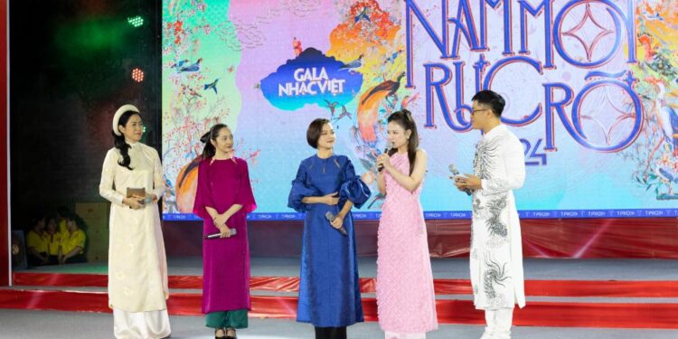 Thanh Ngọc, Bảo Anh, Dương Hoàng Yến xúc động tặng quà Tết cho trẻ khó khăn   