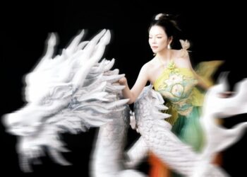 Lý Nhã Kỳ hóa “tắc kè hoa” trong bộ ảnh đón xuân