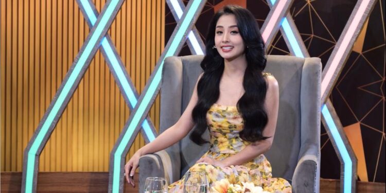 Thu Hằng quyết đi làm thêm kiếm tiền vì bị trách “không thương bố”