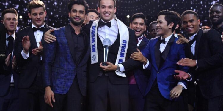 Thí sinh chiến thắng Nam Vương Thế giới Việt Nam nhận giải thưởng 200 triệu đồng