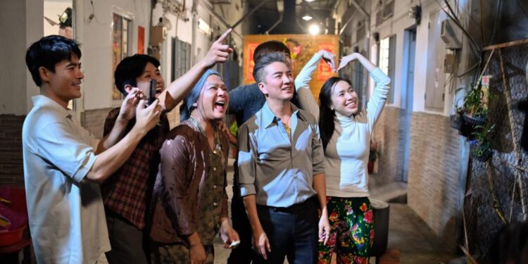 Đàm Vĩnh Hưng gửi nhiều nỗi niềm trong MV “Xuân về nhớ em”   