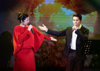 Nguyễn Hồng Nhung xúc động khi hội ngộ khán giả Việt Nam sau thời gian dài