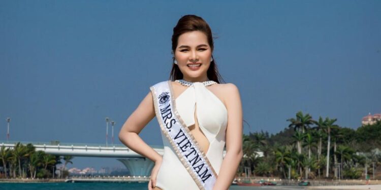 Hoa hậu Ngọc Trang tươi tắn trong trang phục bikini tại Mrs Globe 2024