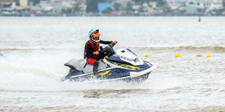 Toả sóng đam mê Aquabike: Lộ diện top 6 vào chung kết, Tùng Min bị nghi “cố tạo nét”