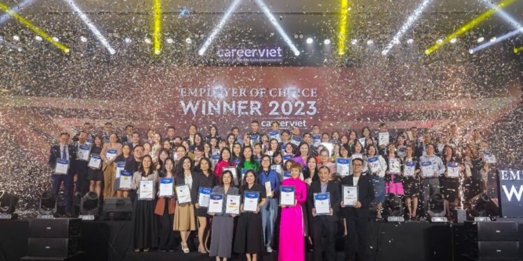 YeaH1 đứng Top 2 doanh nghiệp thuộc ngành báo chí, thông tin và truyền thông được yêu thích