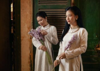 Dương Hoàng Yến hiếm hoi “lên sóng” cùng mẹ ruột, nhìn qua tưởng hai chị em vì quá hack tuổi