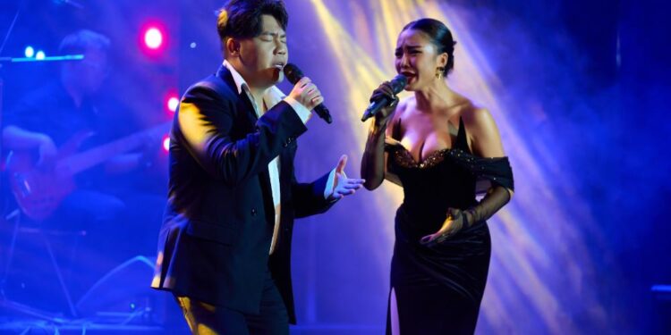 Tú Tri kết hợp Hamlet Trương, Huỳnh Thật trong đêm nhạc đầy cảm xúc