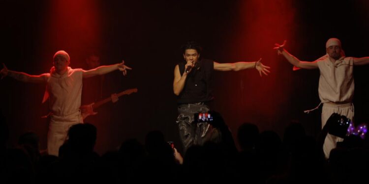 TRONG: “Hoạt động nghệ thuật ở nước ngoài khiến tôi mở rộng tư duy, tầm nhìn và thế giới quan”