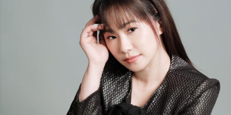 Kỷ niệm 20 năm hoạt động nghệ thuật, Lương Bích Hữu công bố sẽ thử sức với điện ảnh