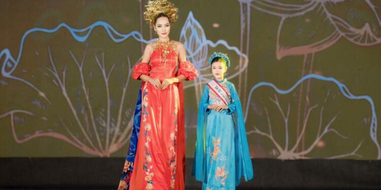 Đại sứ mẫu nhí Minh Châu lộng lẫy trên đất Hải Phòng cùng hoa hậu nổi tiếng Việt Nam Lê Hoàng Phương