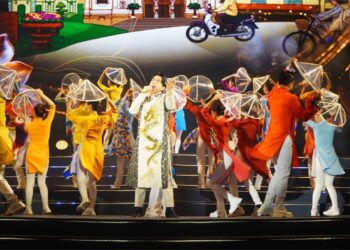 Đan Trường nói gì khi hát lại ca khúc “Một vòng Việt Nam”?