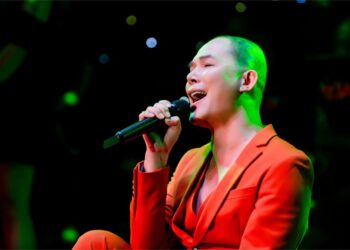 Hát phục vụ khán giả liên tục đến 1 giờ sáng, Nathan Lee chứng tỏ phong độ chưa bao giờ sụt giảm