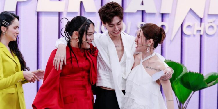 Phạm Thoại “xịt keo” khi bị Lucie Nguyễn nhắc về sự “vô lý” trong đám cưới 